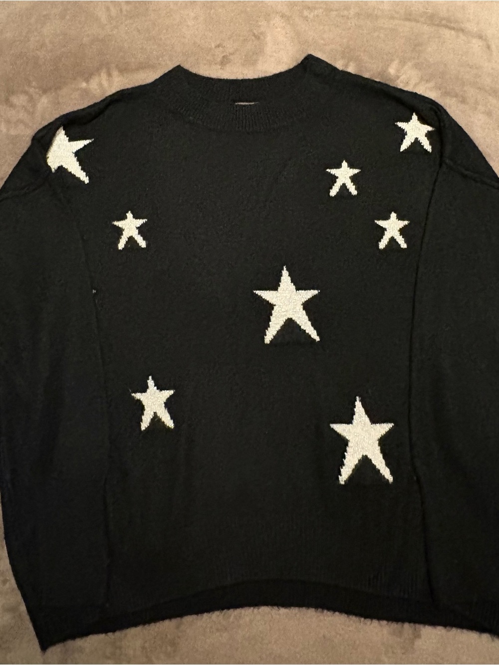 Vince Camuto Black Crewneck Sweater with White Star Motif
